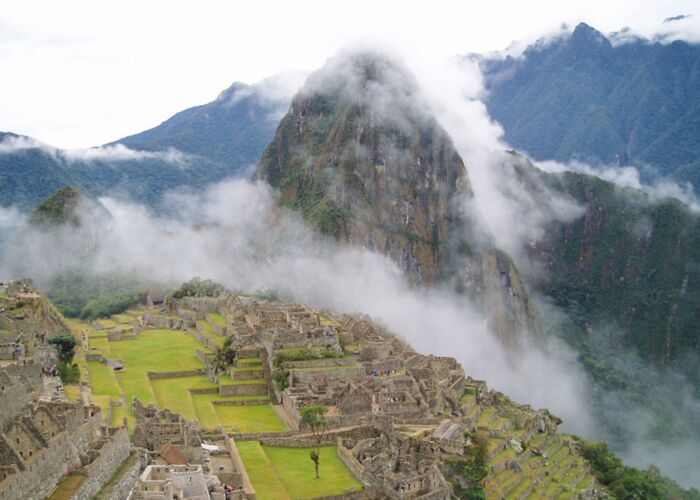 Machu Picchu gehört zu den Top Sehenswürdigkeiten Perus