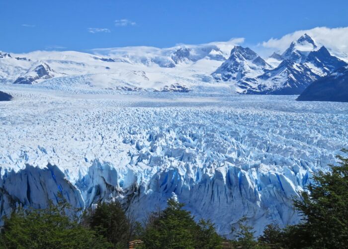 Das riesige Gletschermassiv in Patagonien beeindruckt alle Mitreisende der Wanderreise