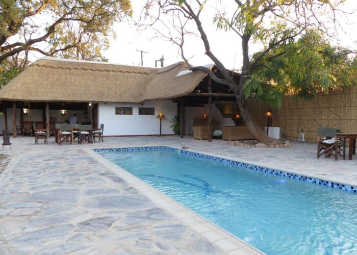 Wild-Dogs-Lodge Sambia web