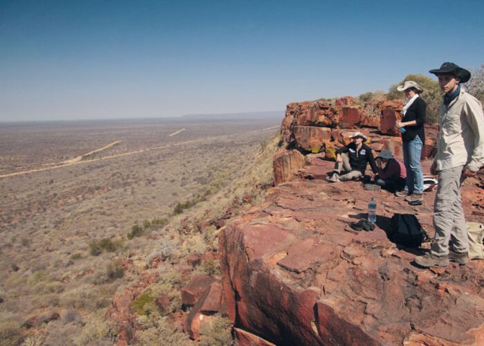Bei der Namibia Reise unternehmen wir geführte Wanderungen auf Aussichtsberge
