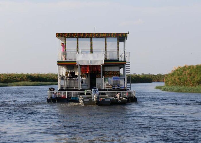 Ein Highlight der Botswana-Reise ist die Hausbootfahrt über das tierreiche Okavango-Delta