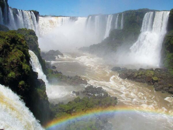 Die Iguazu-Wasserfälle gehören zu den Top Sehenswürdigkeiten von Südamerika