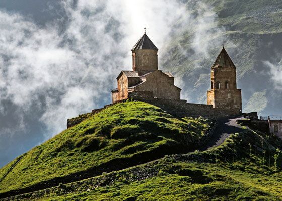 Bei der Kulturreise durch Georgien besuchen wir die Dreifaltigkeitskirche