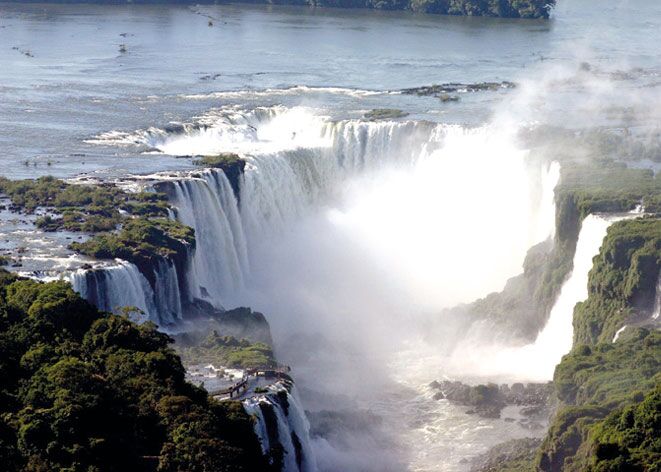 Eines der Top 10 Sehenswürdigkeiten sind die Iguazu Wasserfälle