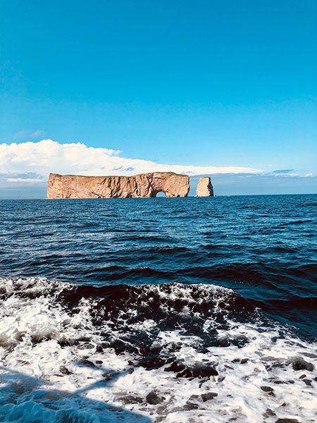 Der markante Percé Rock im Forillon Nationalpark in Kanada
