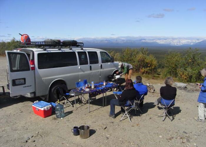 Mittagspicknick bei der Kleingruppenreise durch Alaska und Kanada
