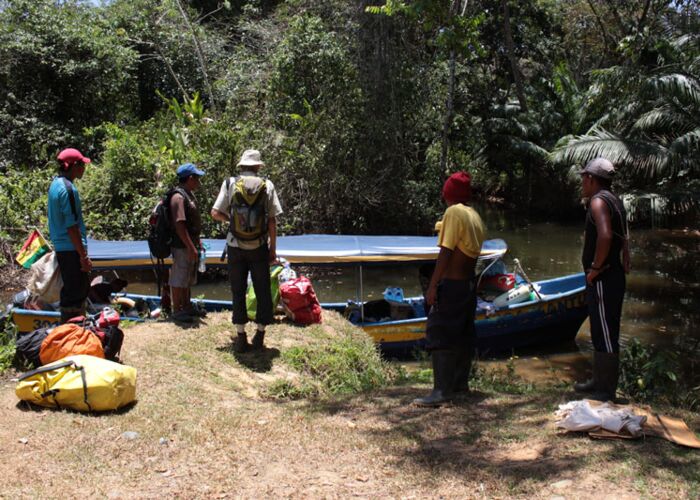 Bootsfahrt Rio Cangandi zum 4-tägigen Trekkings durch den Regenwald Panamas