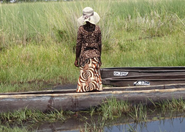 Eines der beliebtesten Fortbewegungsmittel im Okavango ist der Einbaum