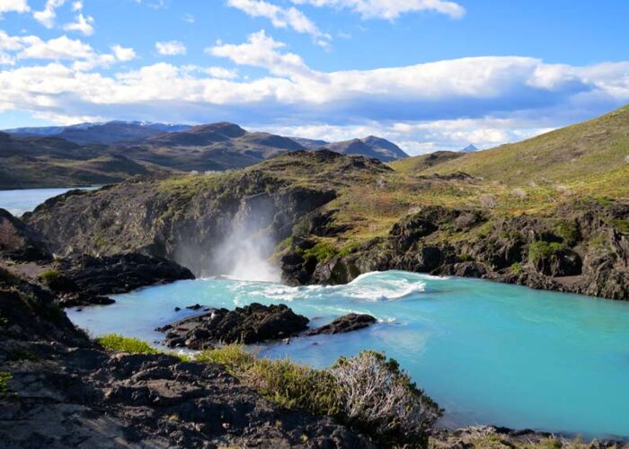 Der Salto Grande Wasserfall ist sehr sehenswert im Paine Nationalpark