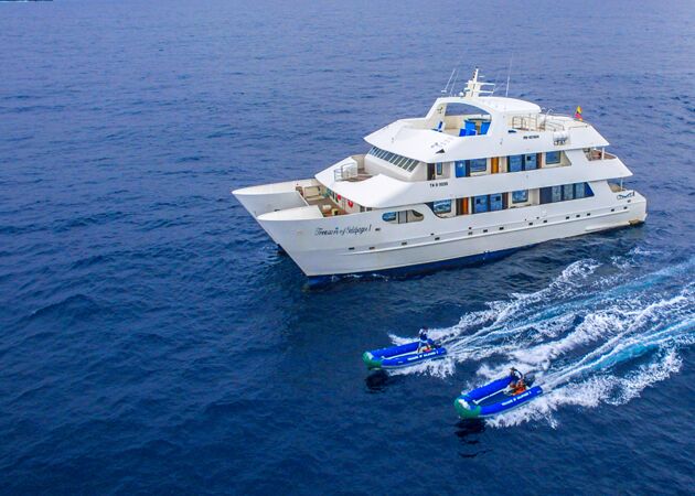 Der Treasure Galapagos Katamaran bietet Platz für 16 Passagiere
