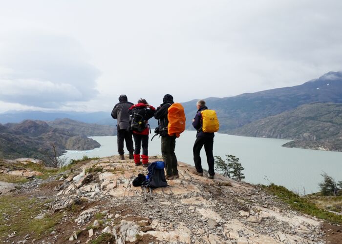 Die Wandergruppe wird geführt von einem deutschsprachigen Reiseleiter