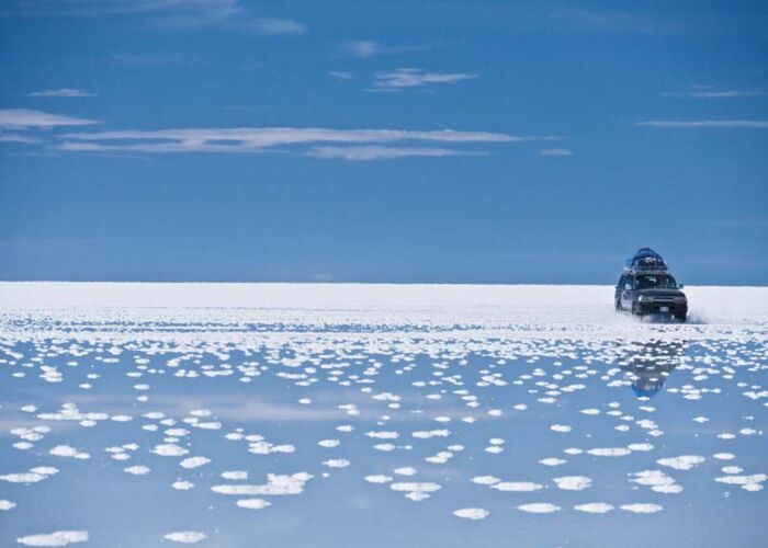 Mit dem Jeep über den Salzsee Salar de Uyuni in Bolivien