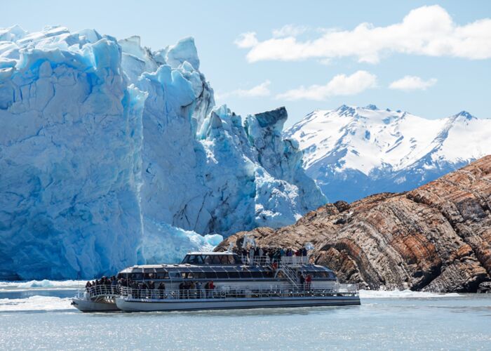 Auf der Bootstour am gigantischen, kalbenden Gletscher Perito Moreno