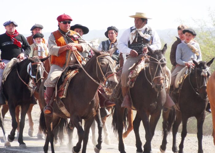 Ein traditionelles Fest der Gauchos mit Ihren Pferden in Argentinien
