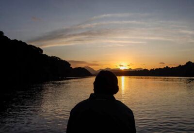 Auf der geführten Suriname-Reise unternehmen wir zahlreiche Bootstouren im Dschungel
