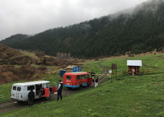 Teilweise sind wir in Kasachstan auf unwegsamen Strecken unterwegs