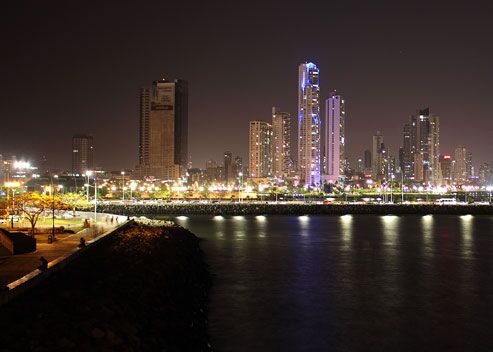 Mit deutschsprachiger Reiseleitung durch Panama City am Panama Kanal
