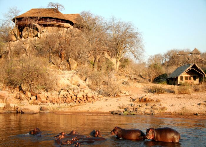 Foxes-Ruaha-River-Lodge web