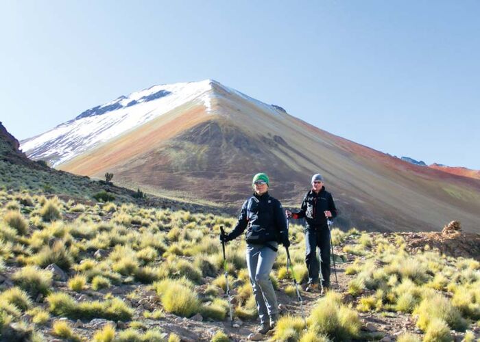 Hiking am Tunupa Vulkan im bolivianischen Altiplano nahe dem Salar de Uyuni