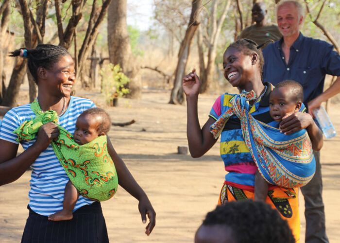 In Chifunda übernachten wir während der Safari und besuchen die Dorfbewohner