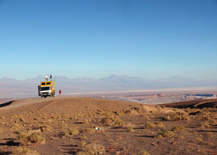 Die Reise geht durch die weite Pampa im argentinischen Hochland