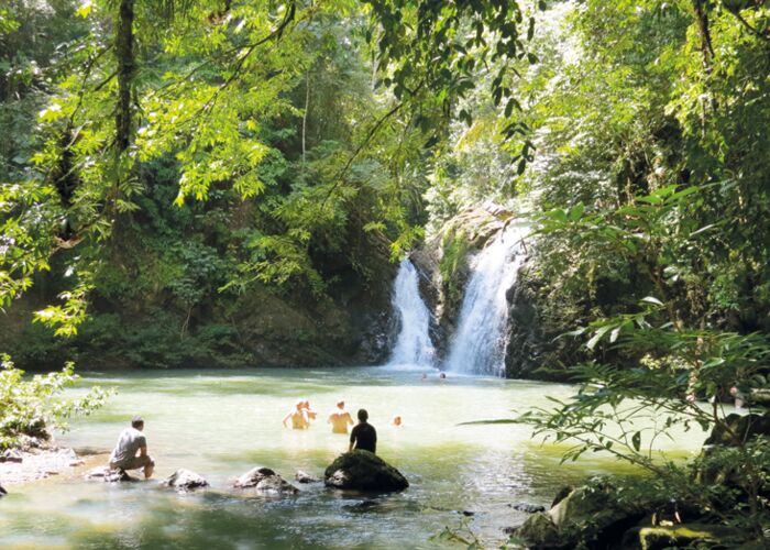 Übernachtung im Dschungel im Tabin Wildlife Reserve und Baden bei den Lipad´s Wasserfällen