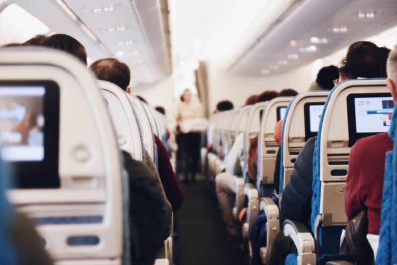 Um möglichst stressfrei ins Urlaubsland zu reisen ist eine frühzeitige Anreise zum Flughafen unabdingbar.