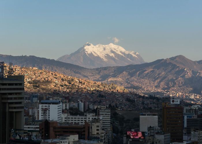 Der mächtige 6.000er Illimani ist von La Paz aus zu bestaunen und zu erreichen