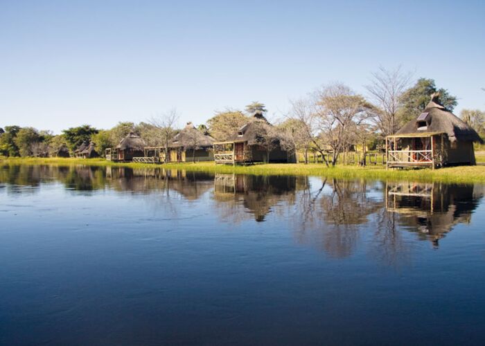 Bei der Privatsafari durch Südafrika übernachten wir am Okavango Delta in kleinen Lodges