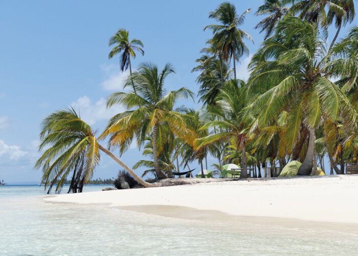 Während des Selgeltörns durch die Karibik übernachten wir in Zelten auf den San Blas Inseln