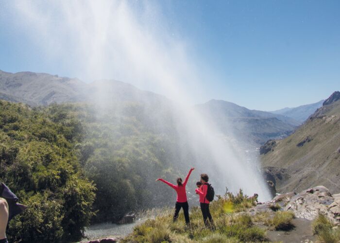 Trekkingpause an erfrischendem Wasserfall
