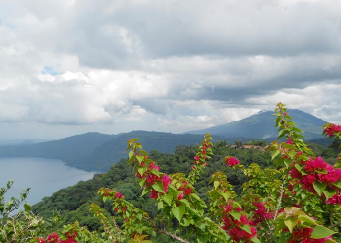 Mediterranes Klima in Nicaragua trägt zur grünen Flora bei
