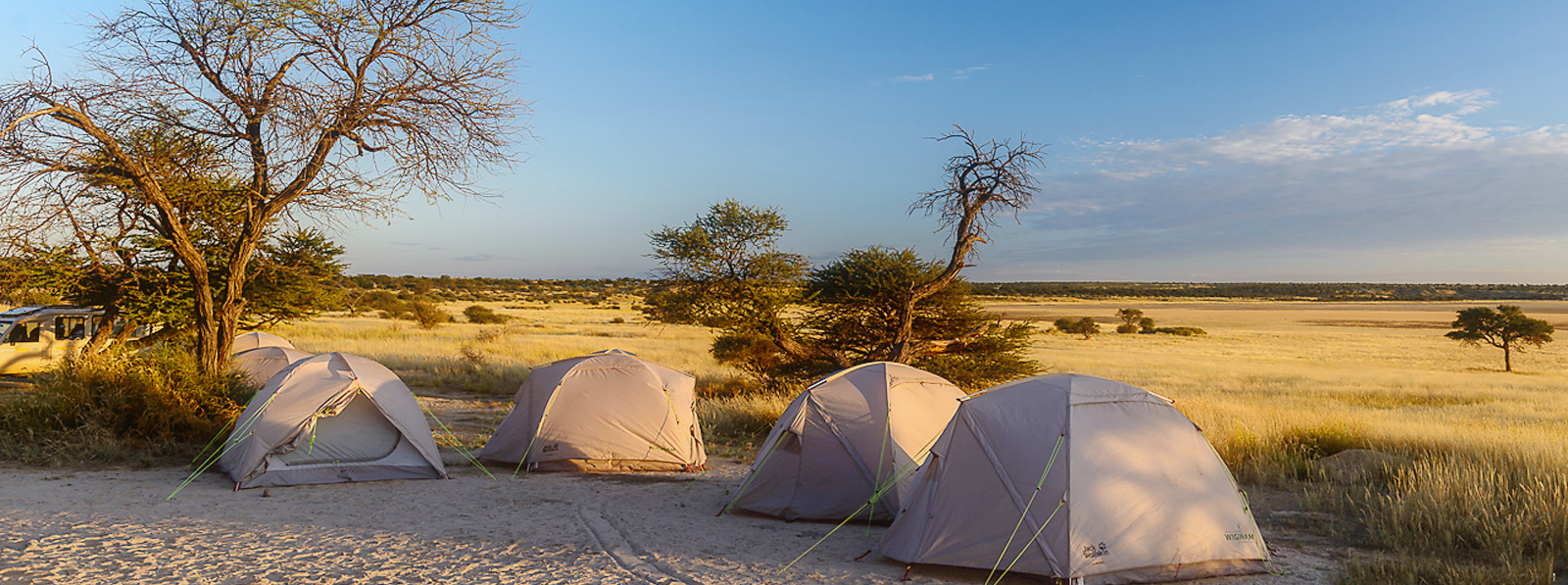 Bei der Tanzania-Rundreise übernachten wir in Zeltlagern inmitten der Nationalparks